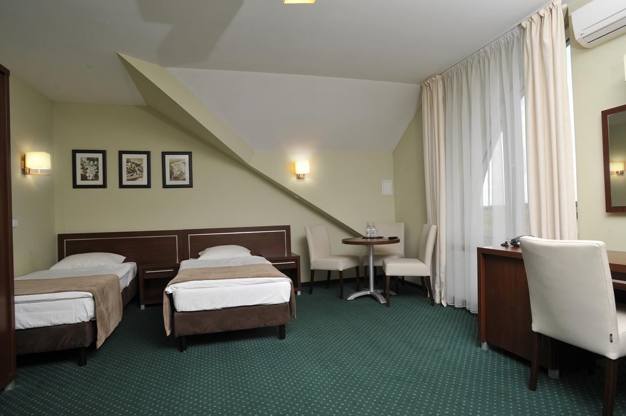 Hotel Lotos Woskrzenice Duze エクステリア 写真