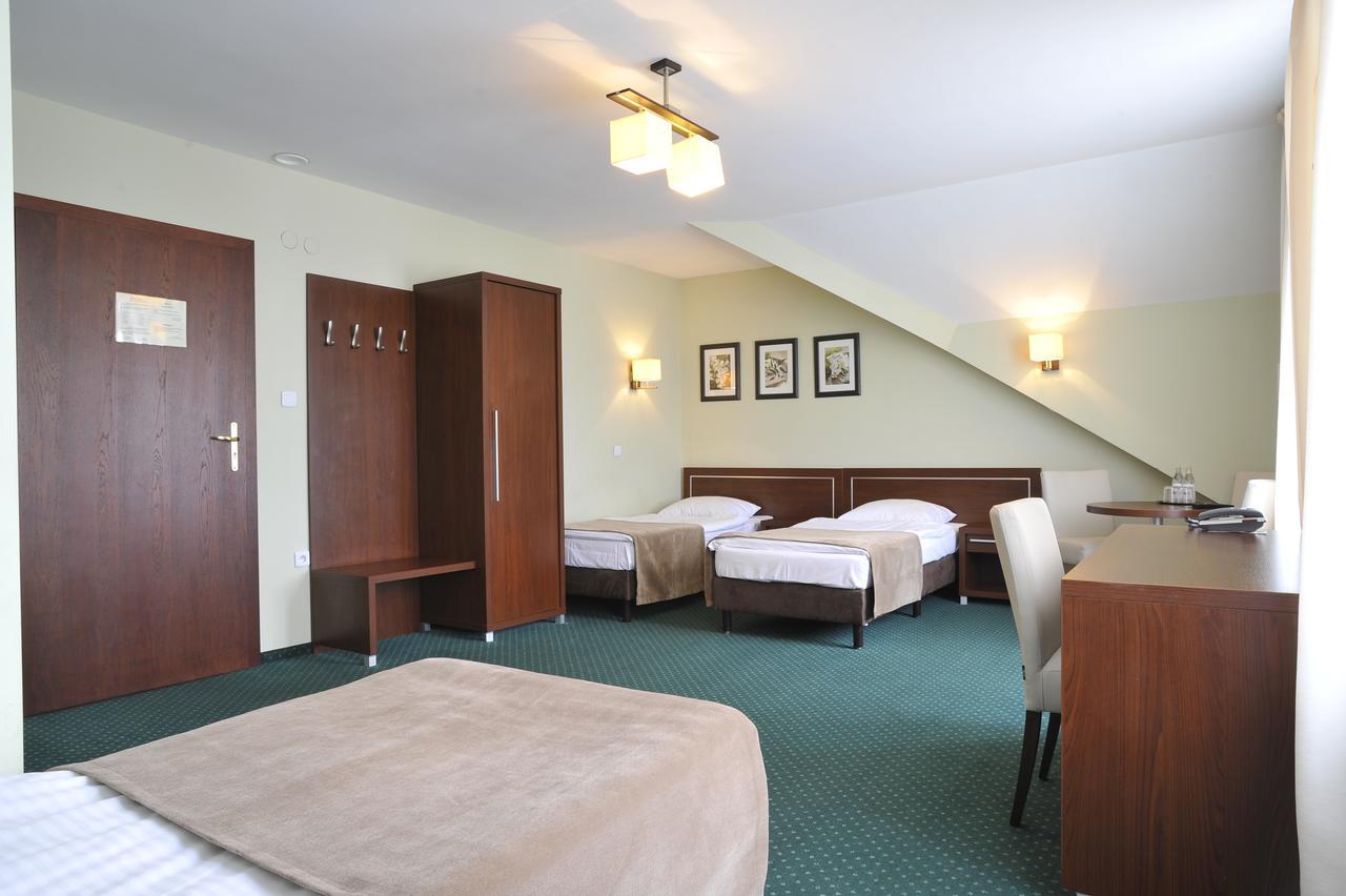 Hotel Lotos Woskrzenice Duze 部屋 写真