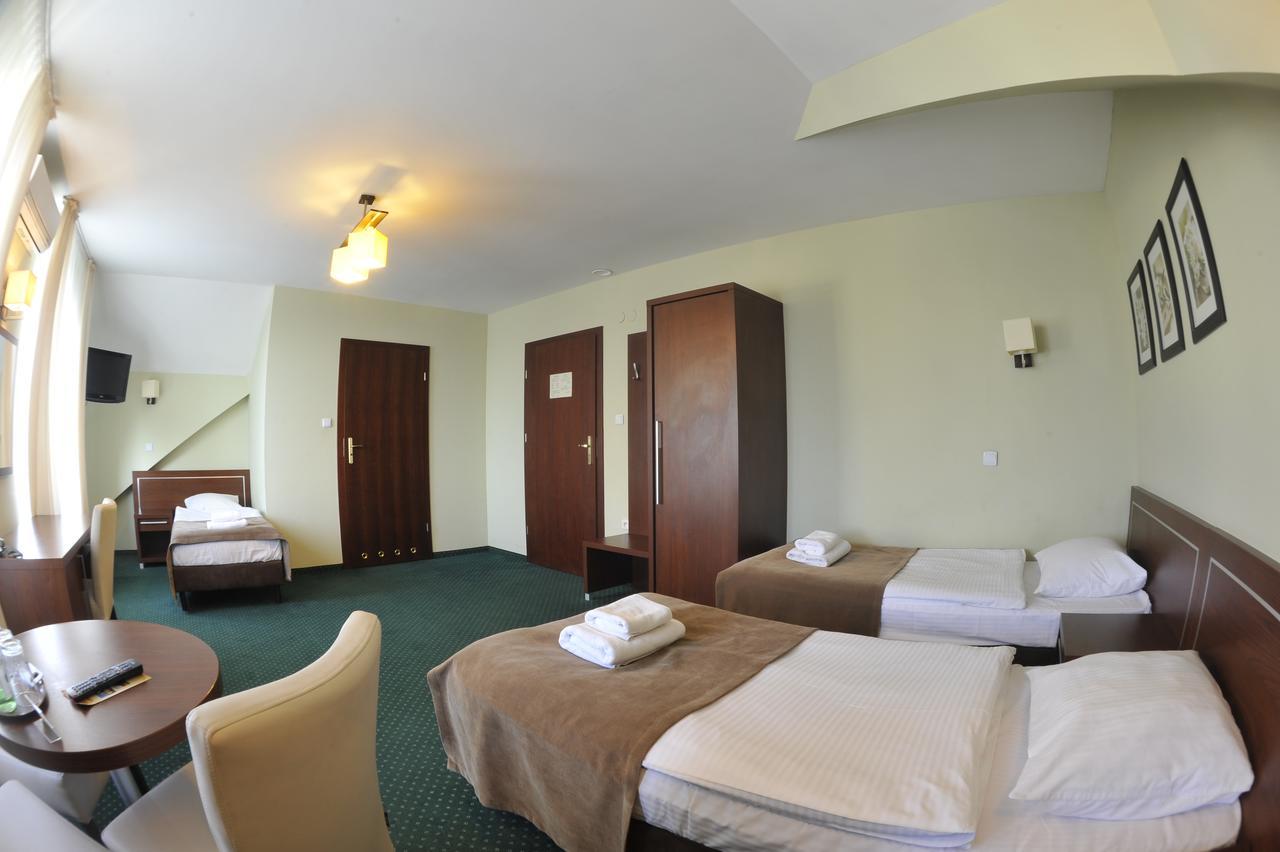 Hotel Lotos Woskrzenice Duze エクステリア 写真