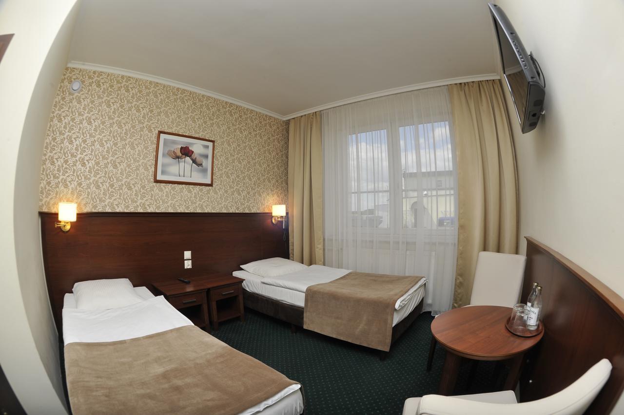 Hotel Lotos Woskrzenice Duze エクステリア 写真