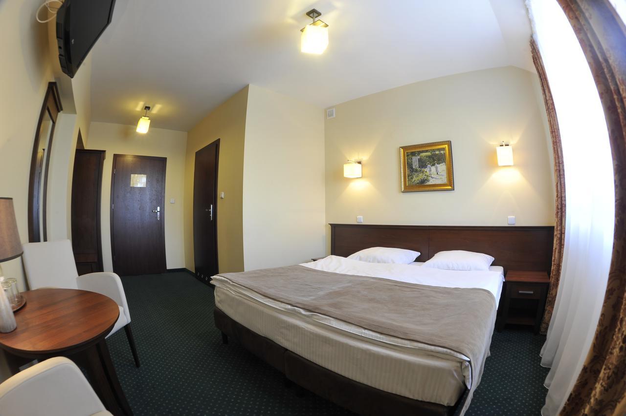 Hotel Lotos Woskrzenice Duze エクステリア 写真
