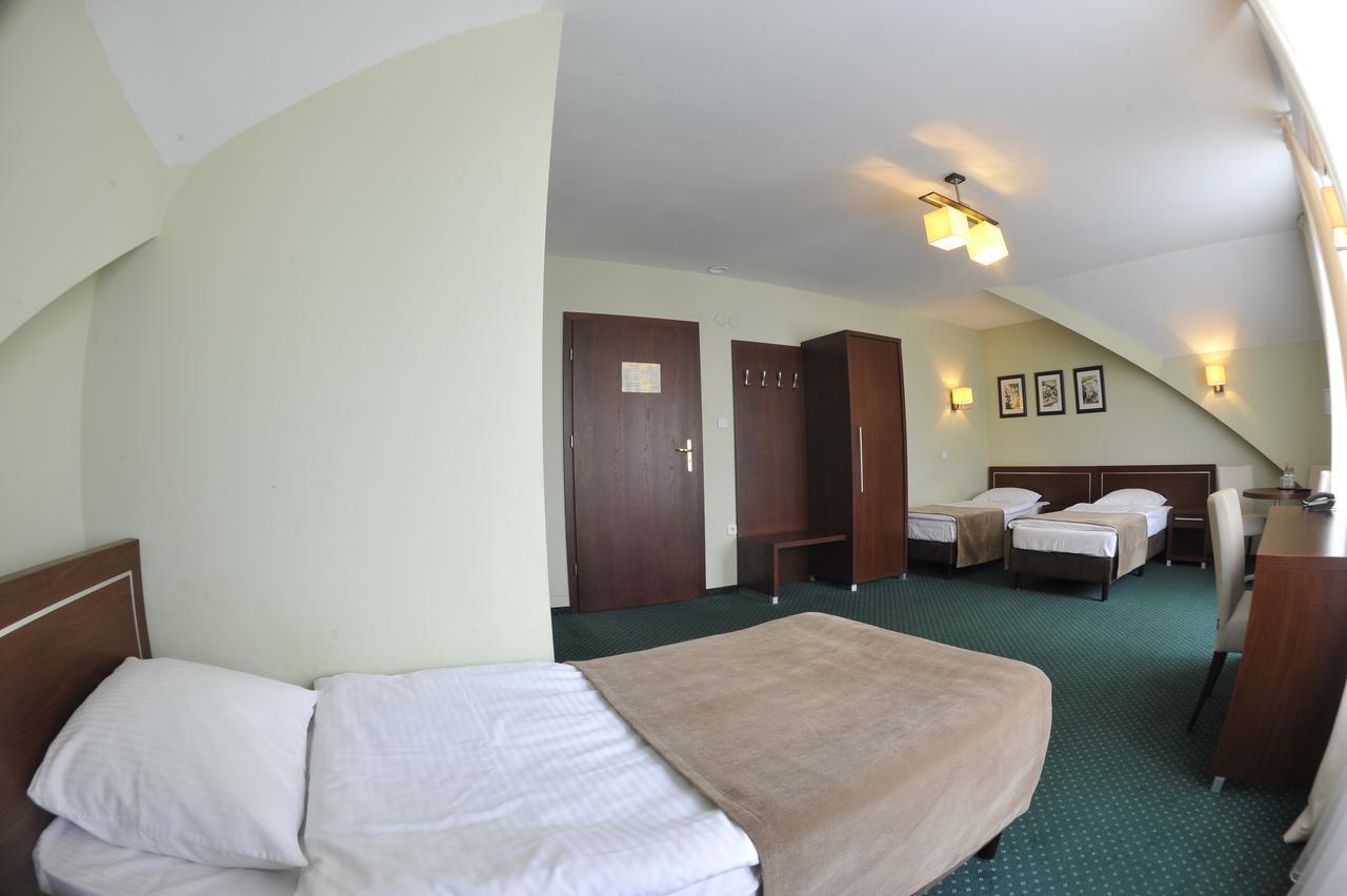 Hotel Lotos Woskrzenice Duze エクステリア 写真