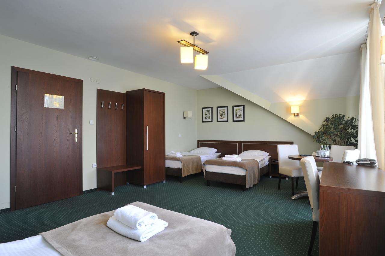 Hotel Lotos Woskrzenice Duze エクステリア 写真