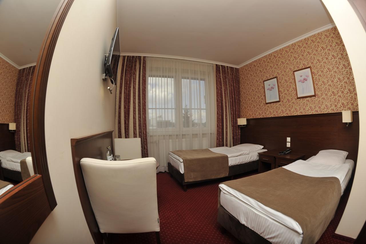 Hotel Lotos Woskrzenice Duze エクステリア 写真