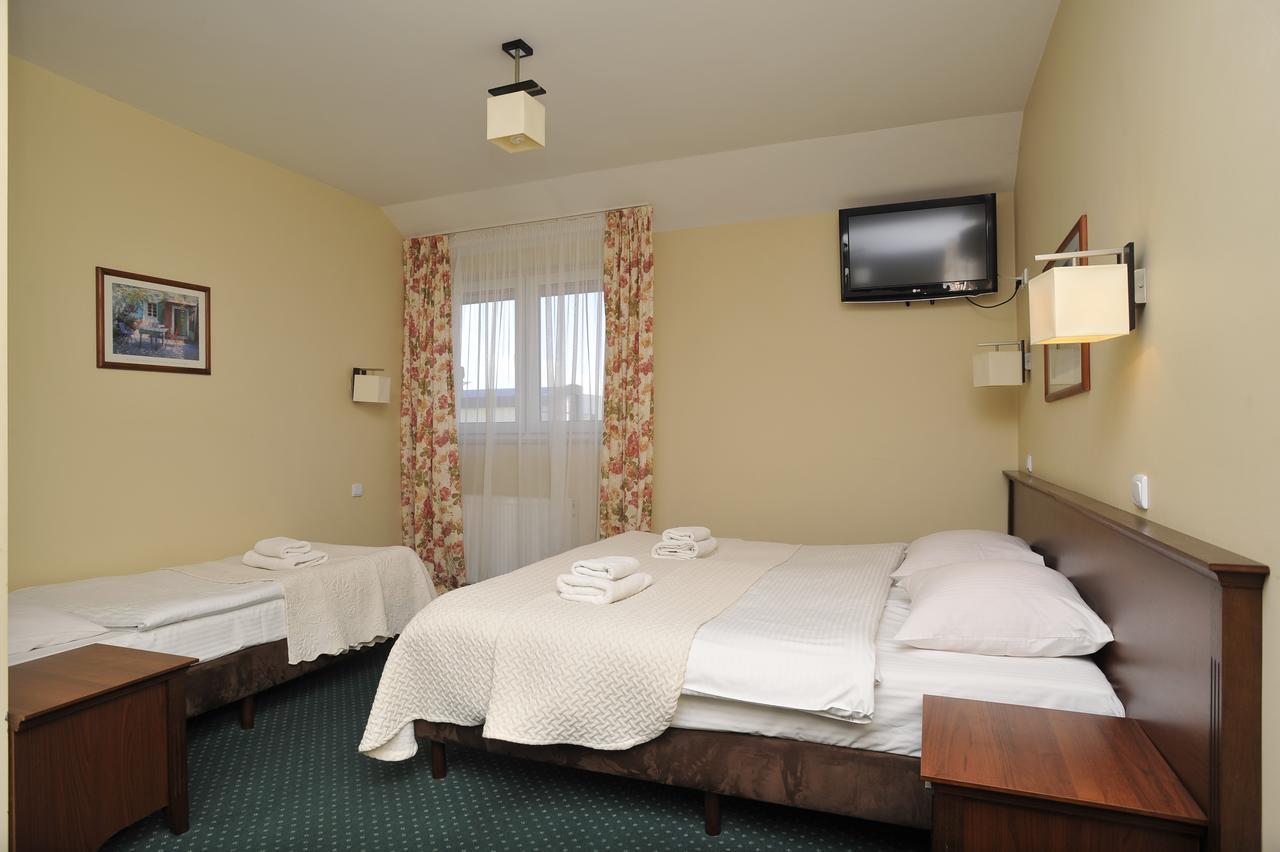 Hotel Lotos Woskrzenice Duze エクステリア 写真