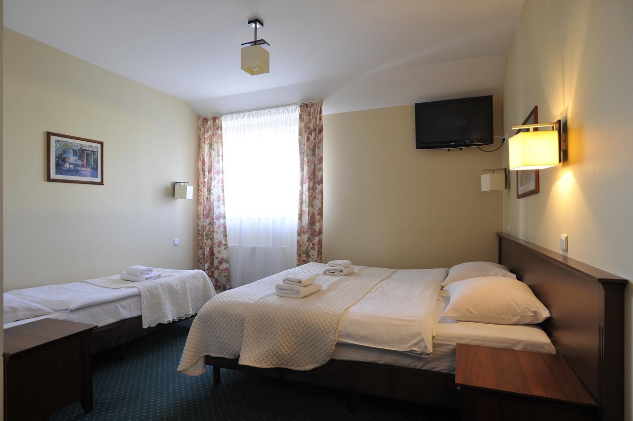 Hotel Lotos Woskrzenice Duze エクステリア 写真
